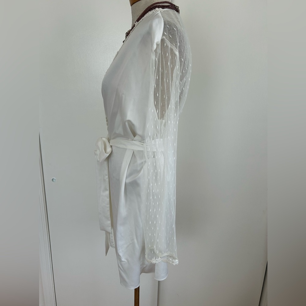 Beautiful Flora Nikrooz Sexy Showstopper Semi Sheer  Lace Detail Wrap Robe - Picture 8 of 10